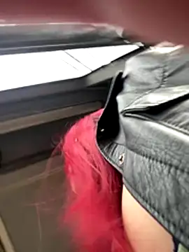 Snapshot of lia_moon77 chatting on December 13, 7:53 pm lia moon77 online show from December 13, 7:53 pm