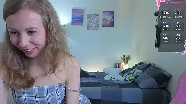 Snapshot of Lill_Mary chatting on September 30, 1:32 am Lill Mary online show from September 30, 1:32 am