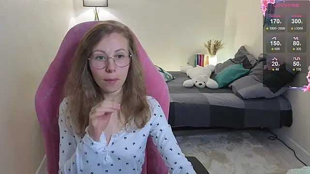 Snapshot of Lill_Mary chatting on October 6, 1:47 am Lill Mary online show from October 6, 1:47 am