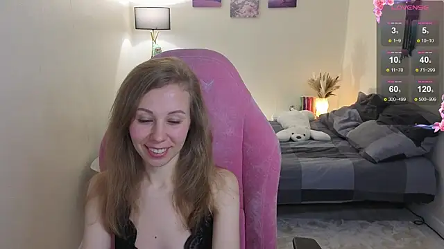 Snapshot of Lill_Mary chatting on October 13, 2:44 am Lill Mary online show from October 13, 2:44 am