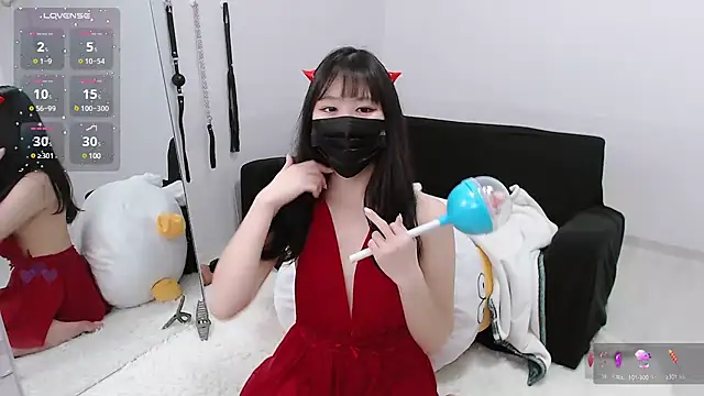 who Lilly online show from March 14, 12:07 pm