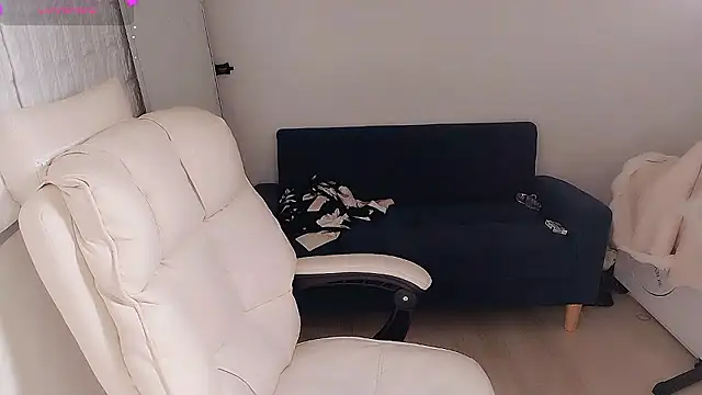 who Lilly online show from September 21, 6:04 am