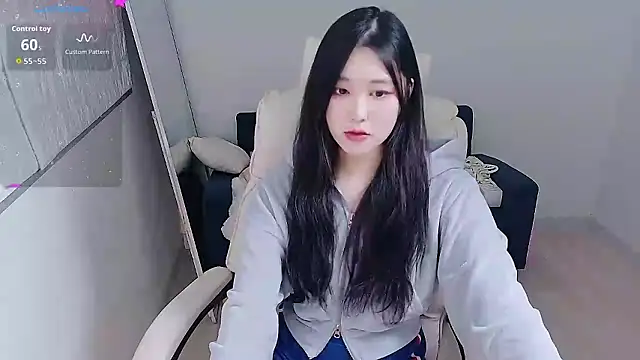 who Lilly online show from October 19, 9:10 am