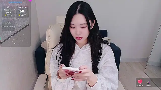 who Lilly online show from November 5, 2:17 pm