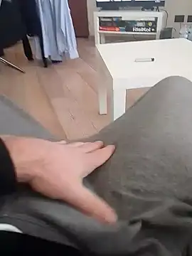 Snapshot of Marcolino183 chatting on December 3, 11:01 am Marcolino183 online show from December 3, 11:01 am