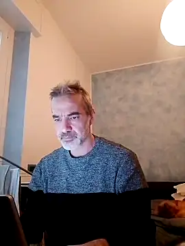 Snapshot of Marcolino183 chatting on December 12, 3:37 pm Marcolino183 online show from December 12, 3:37 pm