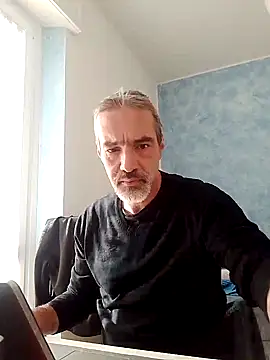 Snapshot of Marcolino183 chatting on December 20, 10:49 am Marcolino183 online show from December 20, 10:49 am