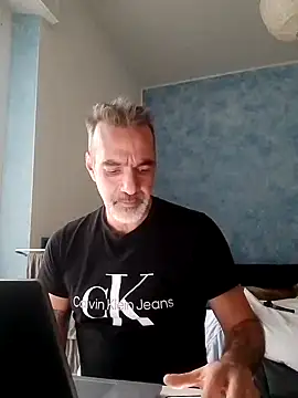 Snapshot of Marcolino183 chatting on January 29, 3:47 pm Marcolino183 online show from January 29, 3:47 pm