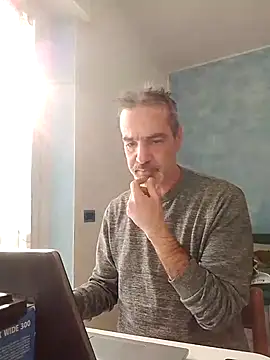 Snapshot of Marcolino183 chatting on February 20, 2:02 pm Marcolino183 online show from February 20, 2:02 pm