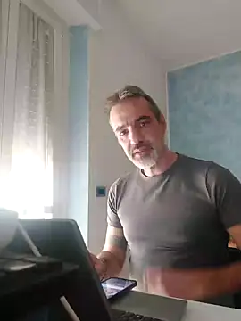 Snapshot of Marcolino183 chatting on March 6, 3:13 pm Marcolino183 online show from March 6, 3:13 pm