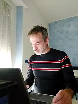 Snapshot of Marcolino183 chatting on March 21, 9:45 am Marcolino183 online show from March 21, 9:45 am