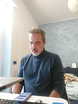 Snapshot of Marcolino183 chatting on November 27, 8:38 am Marcolino183 online show from November 27, 8:38 am