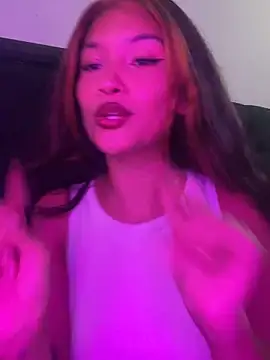 Snapshot of baby_lizy chatting on December 16, 10:24 pm baby lizy online show from December 16, 10:24 pm