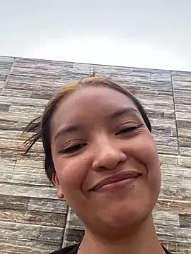 Snapshot of baby_lizy chatting on December 25, 9:22 pm baby lizy online show from December 25, 9:22 pm