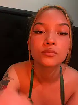 Snapshot of baby_lizy chatting on January 11, 11:56 pm baby lizy online show from January 11, 11:56 pm