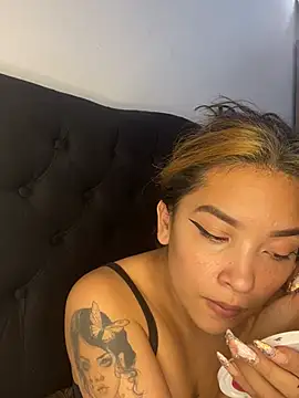 Snapshot of baby_lizy chatting on February 9, 5:22 pm baby lizy online show from February 9, 5:22 pm