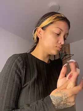 Snapshot of baby_lizy chatting on October 5, 6:17 pm baby lizy online show from October 5, 6:17 pm