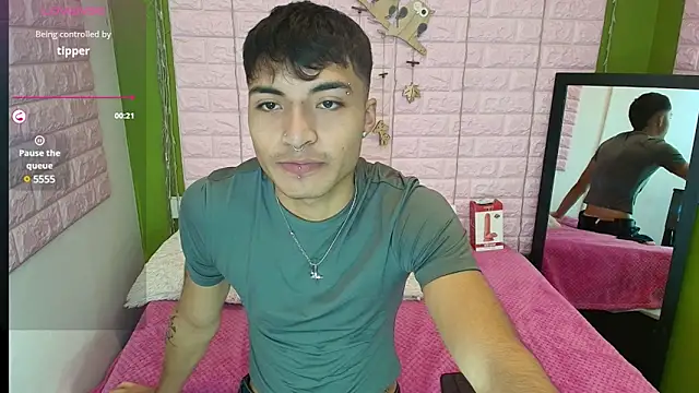 Snapshot of dylan_fun18 chatting on December 3, 3:11 pm dylan fun18 online show from December 3, 3:11 pm