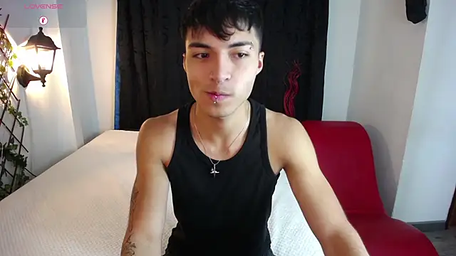 Snapshot of dylan_fun18 chatting on December 11, 3:05 pm dylan fun18 online show from December 11, 3:05 pm