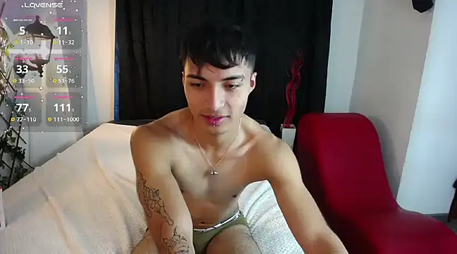 Snapshot of dylan_fun18 chatting on December 11, 6:09 pm dylan fun18 online show from December 11, 6:09 pm