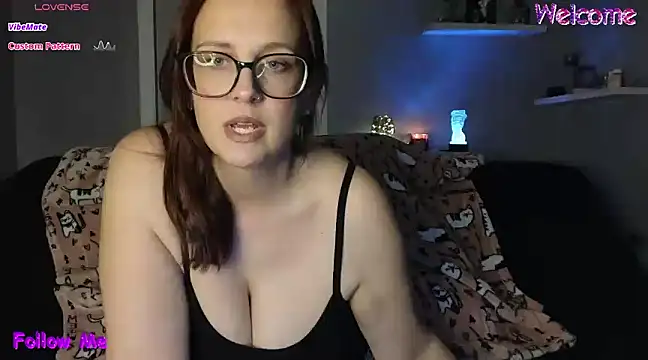 TheBustyHouseWife online show from January 18, 3:53 am