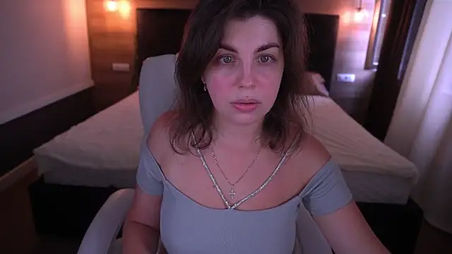 MirandaWong online show from September 10, 6:13 am