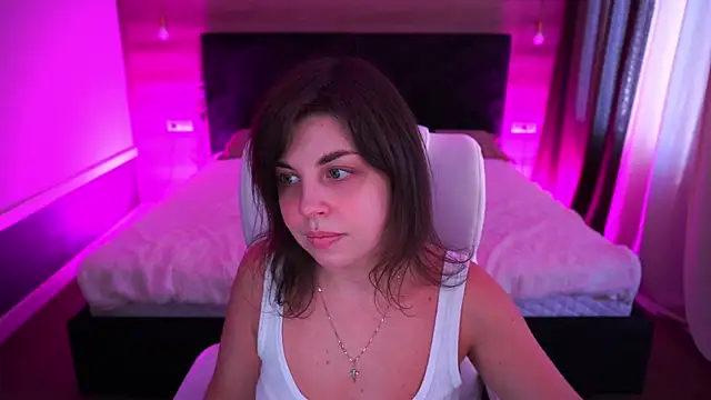 MirandaWong online show from September 19, 5:53 am