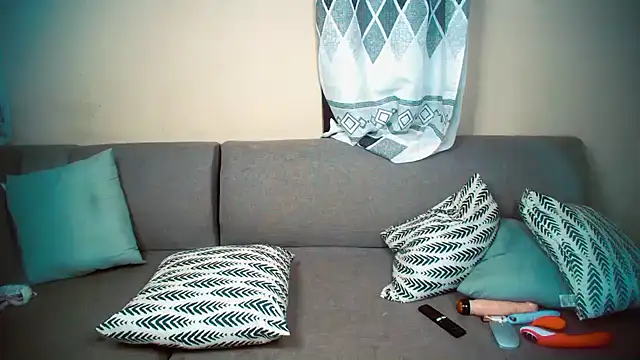 GoldenPussyXOXO online show from December 18, 2:21 am