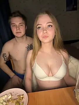 Family-Mm1 online show from December 19, 7:51 pm