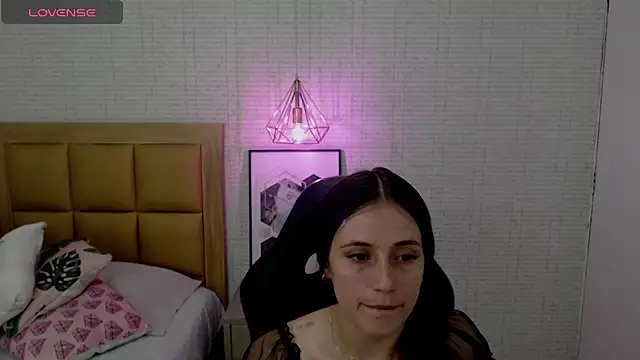 MAGNOLEROY online show from January 18, 7:26 pm