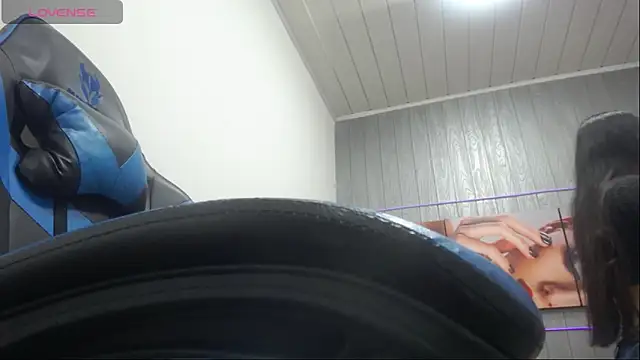 Snapshot of Catalehia_Milk chatting on March 8, 4:12 am Catalehia Milk online show from March 8, 4:12 am