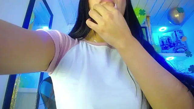 Snapshot of Catalehia_Milk chatting on March 18, 12:27 am Catalehia Milk online show from March 18, 12:27 am