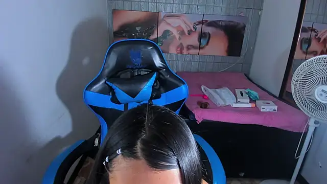 Snapshot of Catalehia_Milk chatting on September 14, 4:00 am Catalehia Milk online show from September 14, 4:00 am