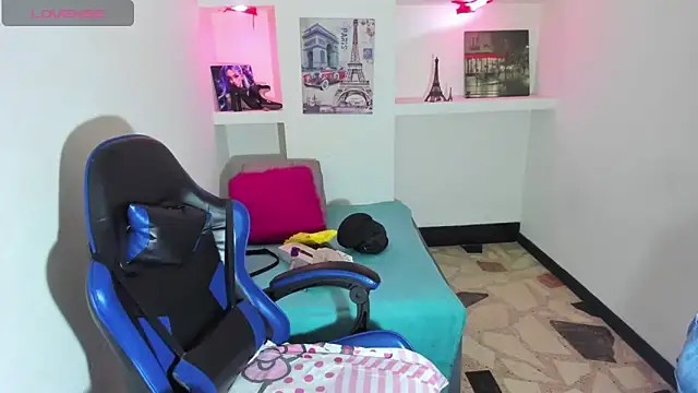 Snapshot of Catalehia_Milk chatting on October 22, 7:57 pm Catalehia Milk online show from October 22, 7:57 pm