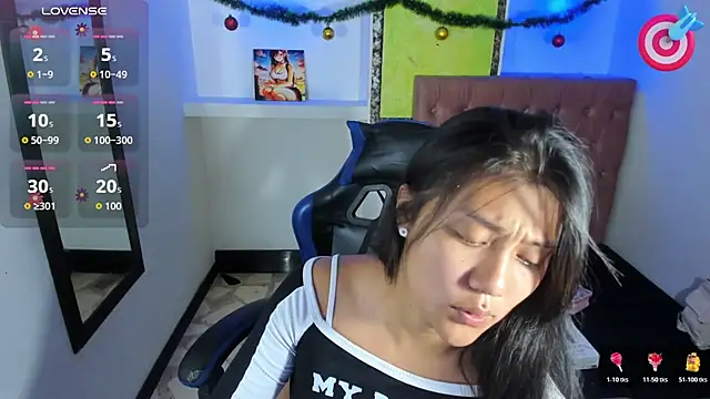 Snapshot of Catalehia_Milk chatting on December 17, 7:31 pm Catalehia Milk online show from December 17, 7:31 pm