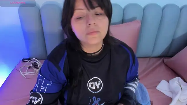 curvy rousi online show from February 17, 11:40 am