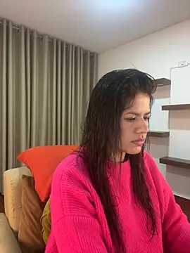 Snapshot of Alice_Biel chatting on December 24, 10:33 am Alice Biel online show from December 24, 10:33 am