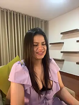 Snapshot of Alice_Biel chatting on January 3, 2:32 am Alice Biel online show from January 3, 2:32 am