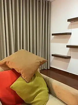 Snapshot of Alice_Biel chatting on January 7, 12:45 am Alice Biel online show from January 7, 12:45 am