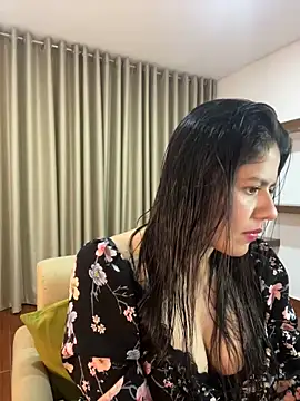 Snapshot of Alice_Biel chatting on January 12, 11:15 pm Alice Biel online show from January 12, 11:15 pm