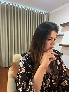 Snapshot of Alice_Biel chatting on January 21, 9:36 pm Alice Biel online show from January 21, 9:36 pm