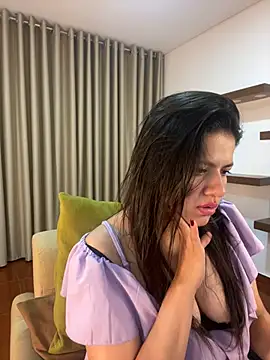 Snapshot of Alice_Biel chatting on January 25, 4:13 am Alice Biel online show from January 25, 4:13 am