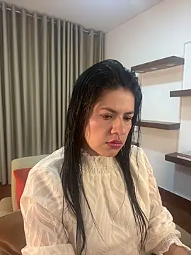 Snapshot of Alice_Biel chatting on February 3, 8:46 am Alice Biel online show from February 3, 8:46 am