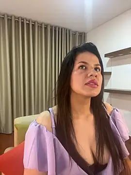 Snapshot of Alice_Biel chatting on February 9, 11:46 pm Alice Biel online show from February 9, 11:46 pm