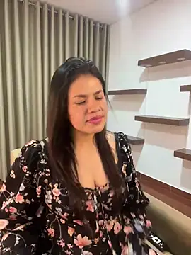 Snapshot of Alice_Biel chatting on March 10, 1:01 am Alice Biel online show from March 10, 1:01 am