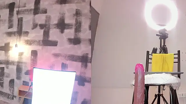 Snapshot of kylie_st chatting on February 24, 3:53 pm kylie st online show from February 24, 3:53 pm