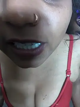 Snapshot of bihariguy chatting on March 2, 12:42 am bihariguy online show from March 2, 12:42 am