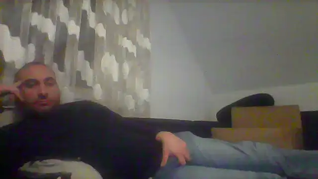 Snapshot of NewyorkDimi chatting on January 17, 5:00 am NewyorkDimi online show from January 17, 5:00 am