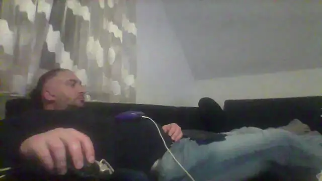 Snapshot of NewyorkDimi chatting on February 15, 5:09 am NewyorkDimi online show from February 15, 5:09 am