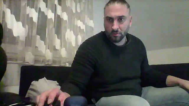 Snapshot of NewyorkDimi chatting on March 4, 11:43 pm NewyorkDimi online show from March 4, 11:43 pm